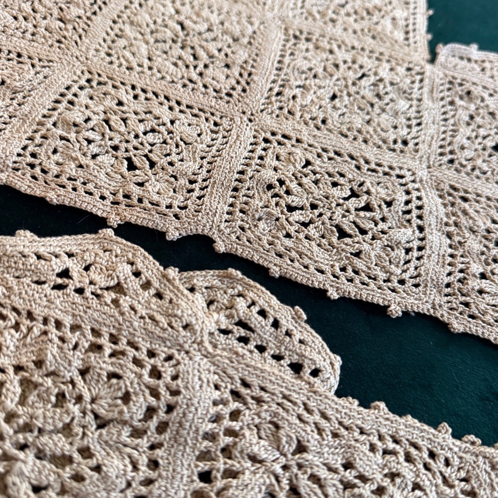 Vintage Handmade Crochet Lace Antimacassar Chair Set Beige Floral 3 Piece - Picture 8 of 9